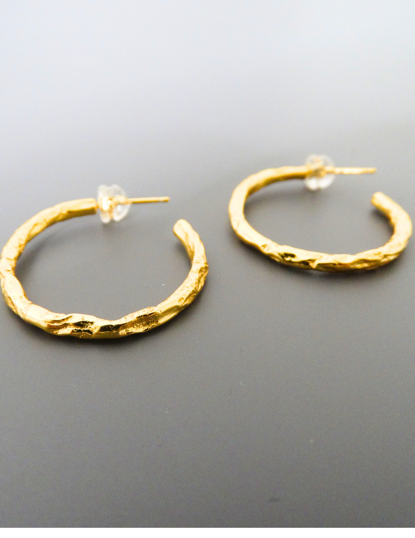 Textured hoops earring